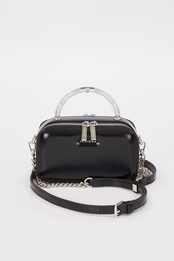 Siyah Metal Askı Detay Omuz Çantası