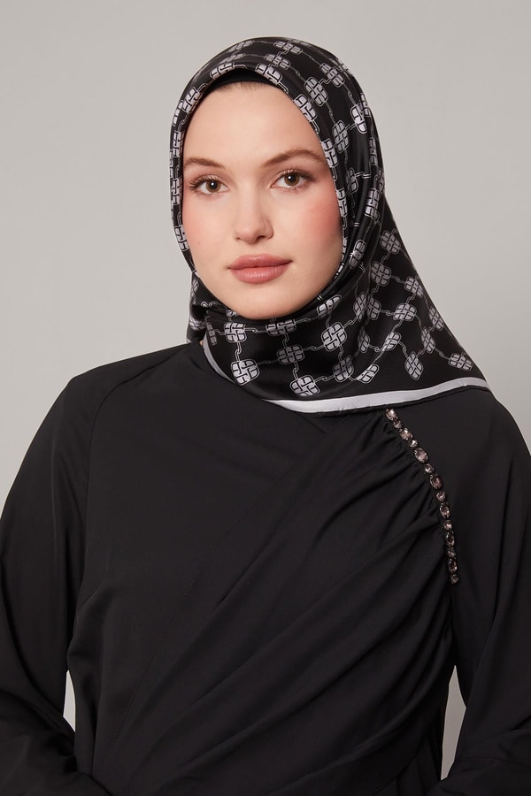 Siyah Mini Yonca Desen Twill İpek Eşarp