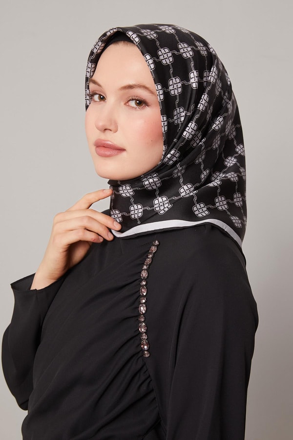 Siyah Mini Yonca Desen Twill İpek Eşarp
