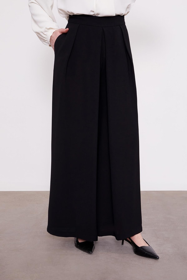 Siyah Pile Detaylı İkili Takım