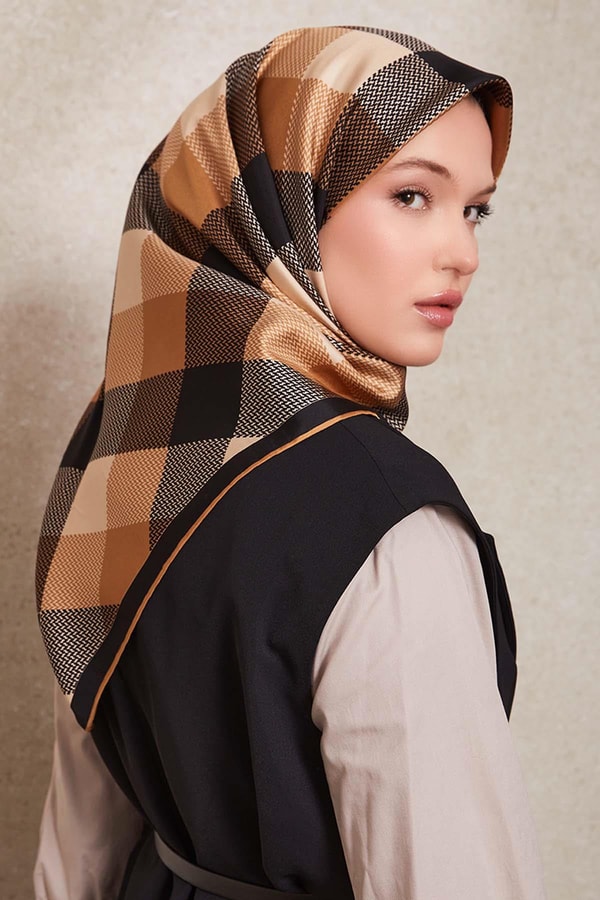 Sütlü Kahve Noktalı Kareli Twill İpek Eşarp