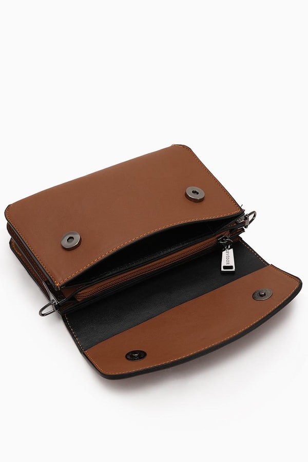 Taba Metal Logolu Omuz Çantası