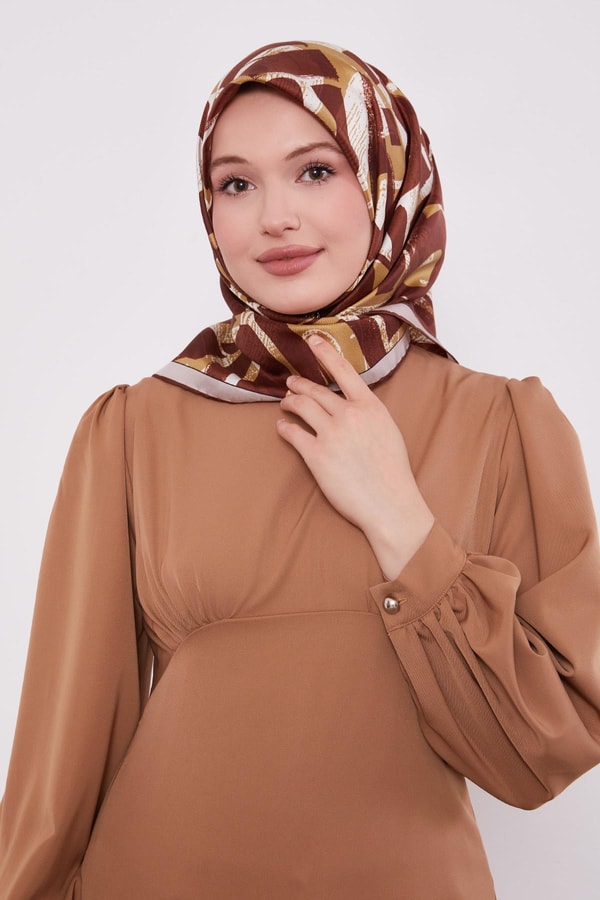 Tarçın Harf Baskılı Twill İpek Eşarp