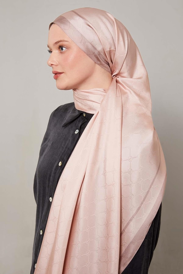 Toz Pembe Şerit Detay Monogram İpek Şal