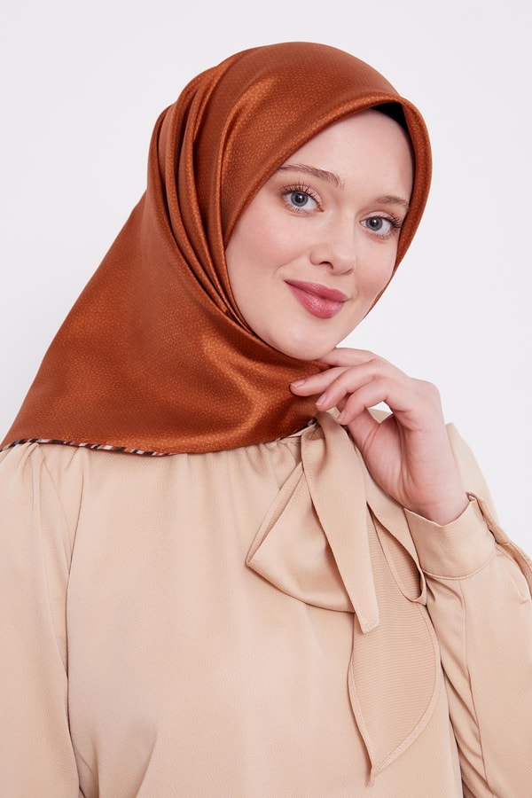 Turuncu Benekli Twill İpek Eşarp