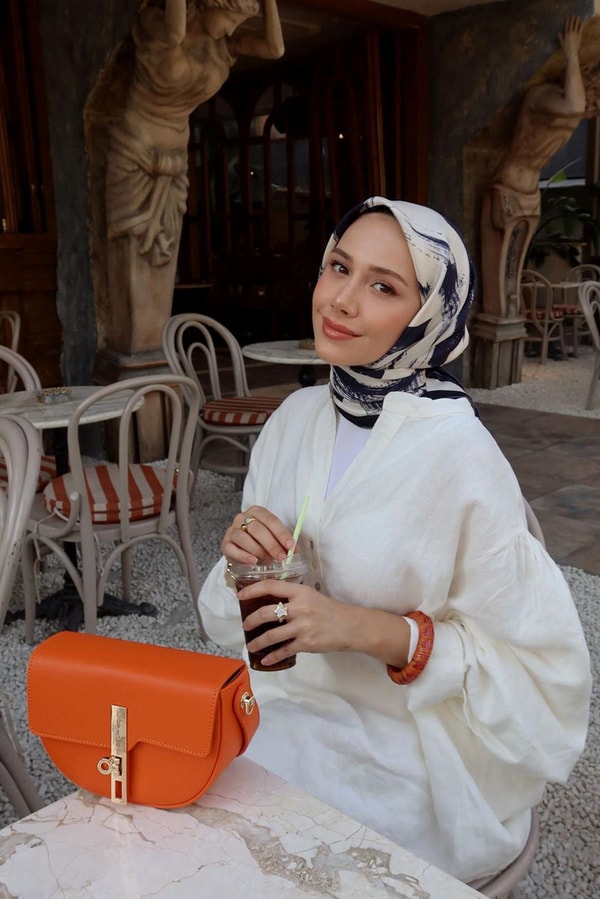 Turuncu Kilit Kapamalı El Çantası