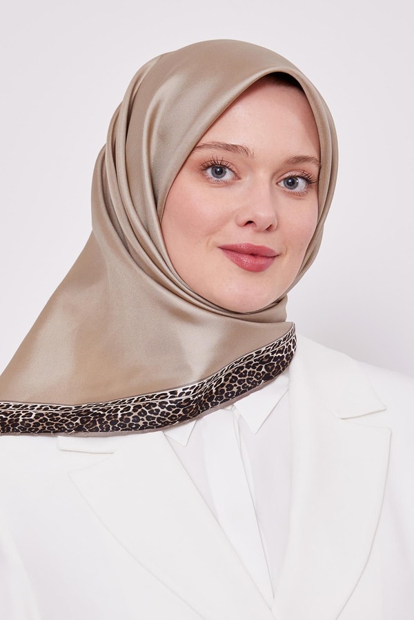 Vizon Şerit Leopar Desen Twill İpek Eşarp