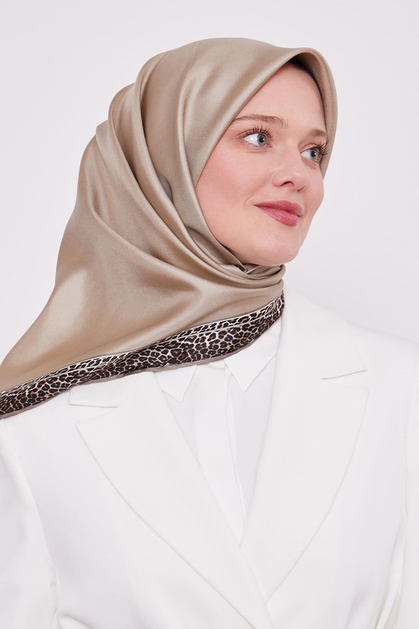 Vizon Şerit Leopar Desen Twill İpek Eşarp