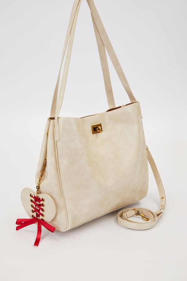 Vizon Örgü Aksesuar Detaylı Omuz Çantası