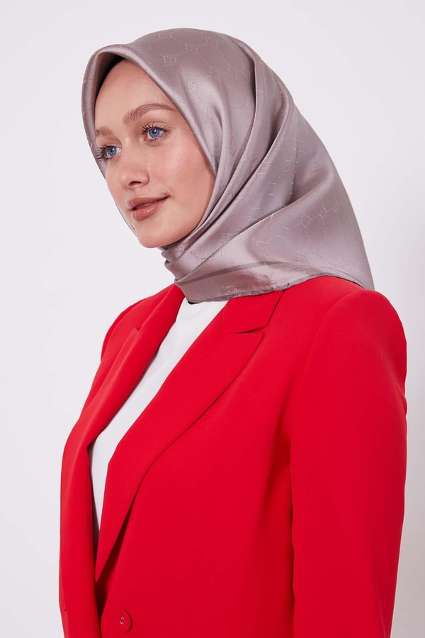 Petek Desen Monogram İpek Eşarp Vizon