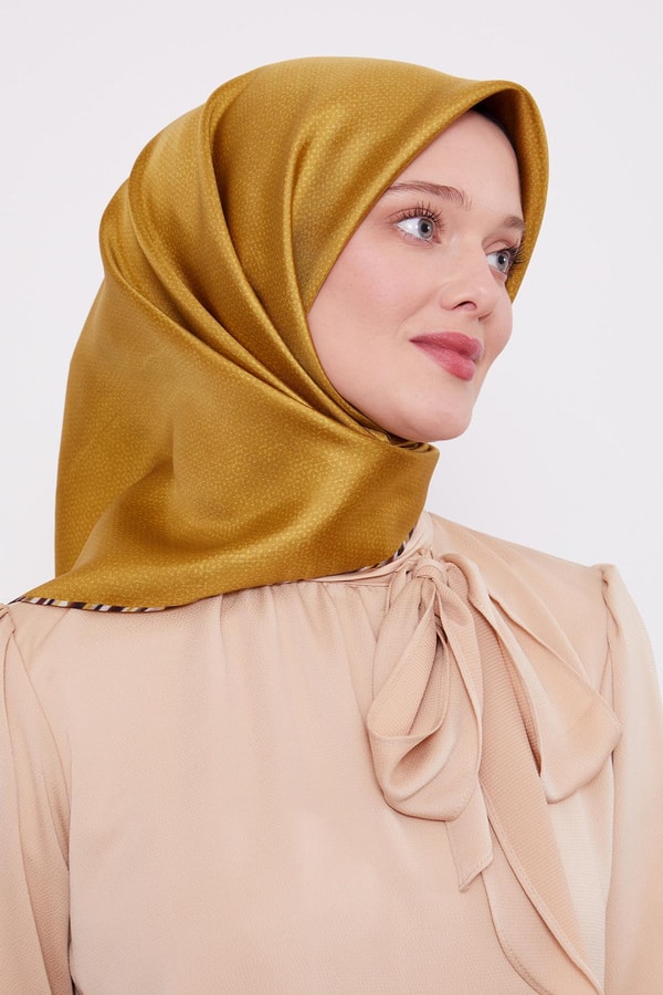 Yağ Yeşili Benekli Twill İpek Eşarp