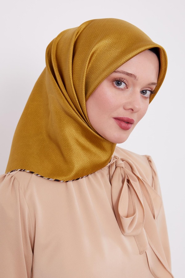 Yağ Yeşili Benekli Twill İpek Eşarp