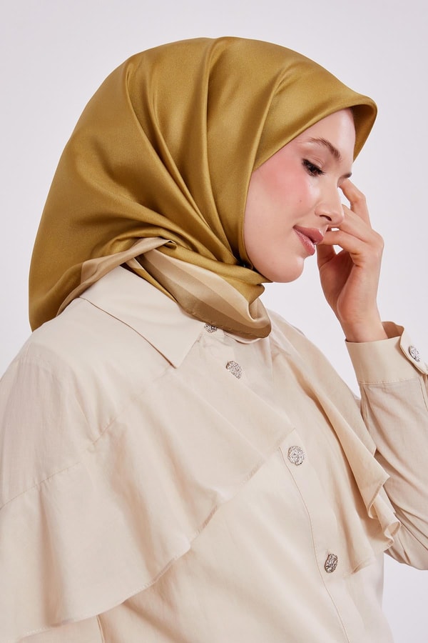 Yağ Yeşili Kenar Bordürlü Twill İpek Eşarp