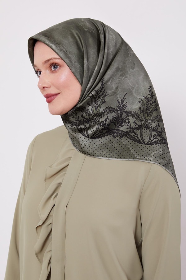 Yeşil Kenar Benekli Twill İpek Eşarp