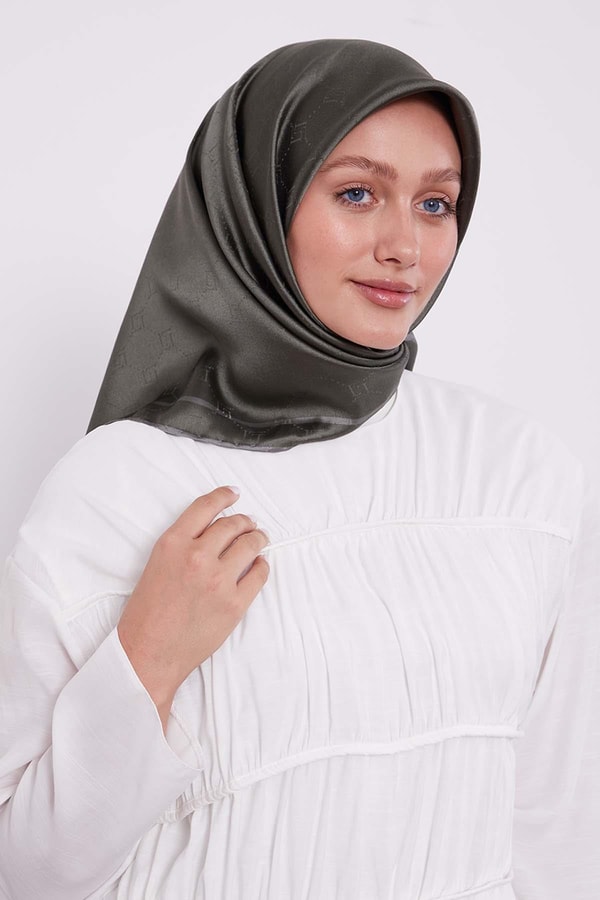 Yeşil Petek Desen Monogram İpek Eşarp