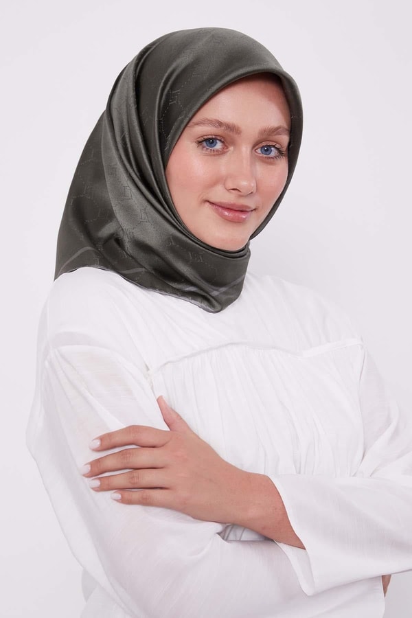 Yeşil Petek Desen Monogram İpek Eşarp