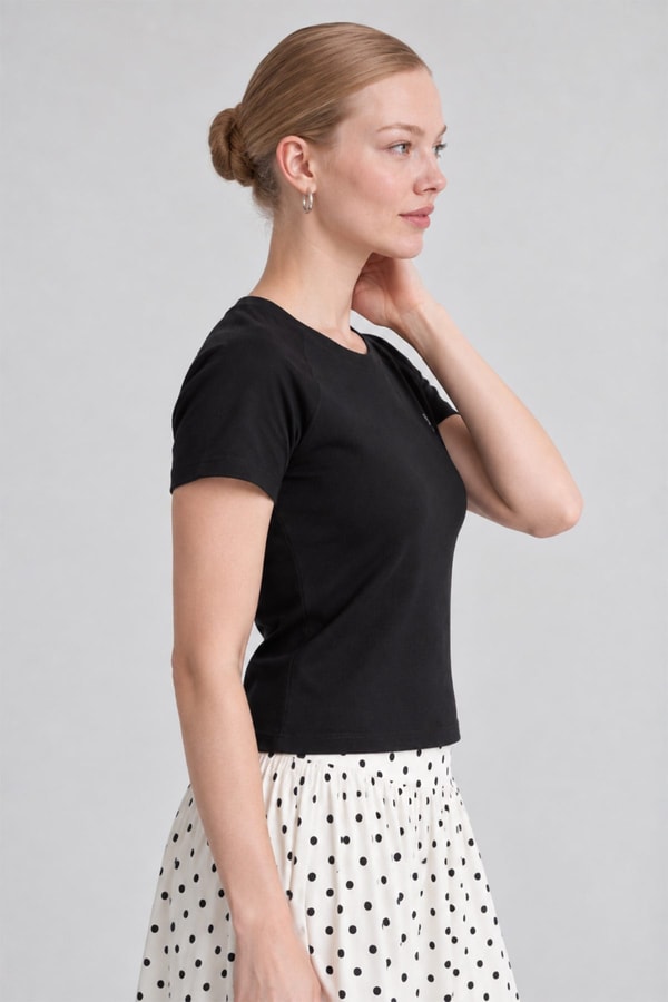 Yuvarlak Yaka Basic T-shirt Siyah