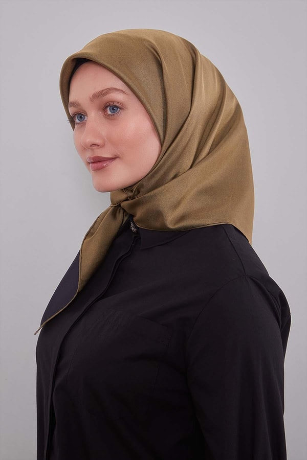 Zümrüt Çift Taraflı Twill İpek Eşarp