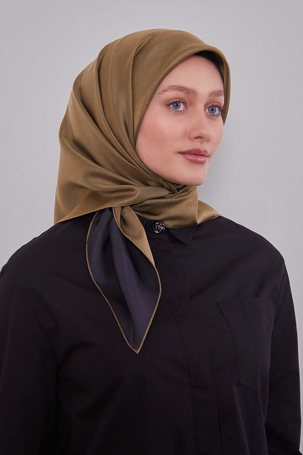 Zümrüt Çift Taraflı Twill İpek Eşarp