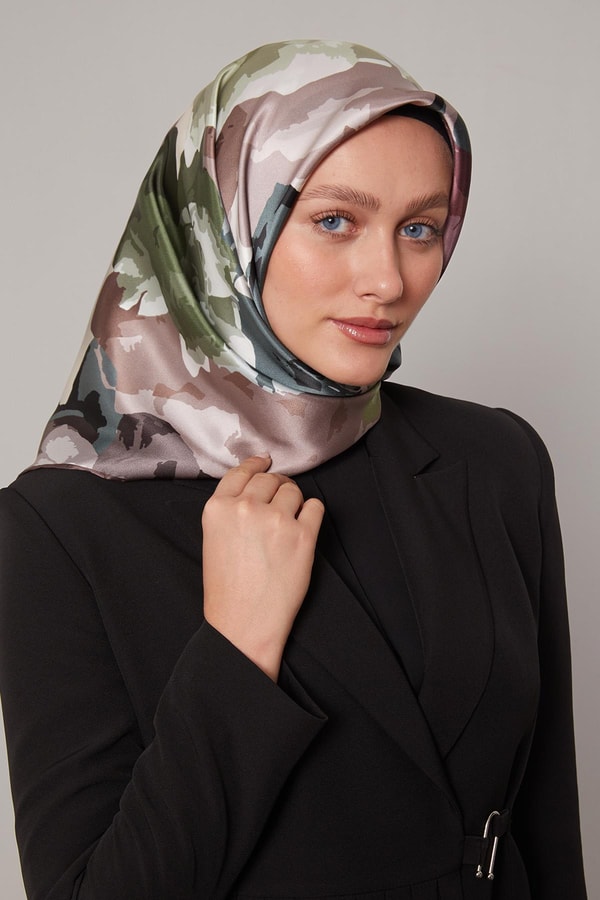 LevidorA.Kahve Soyut Çiçek Desen Sura İpek Eşarp