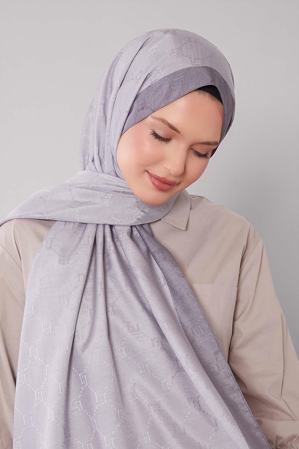 LevidorA.Gri Petek İşlemeli Monogram Şal