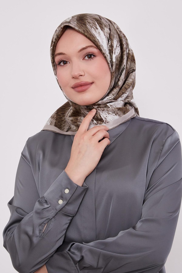 LevidorA.Haki Yansıma Görünümlü Twill İpek Eşarp