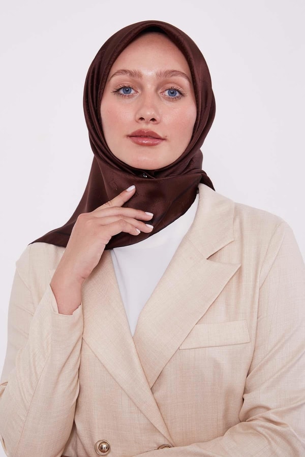 LevidorA.Kahve Petek Desen Monogram İpek Eşarp