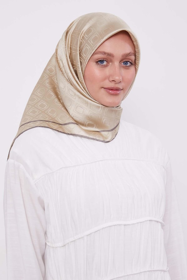 LevidorA.Yeşil Baklava Desen Monogram İpek Eşarp
