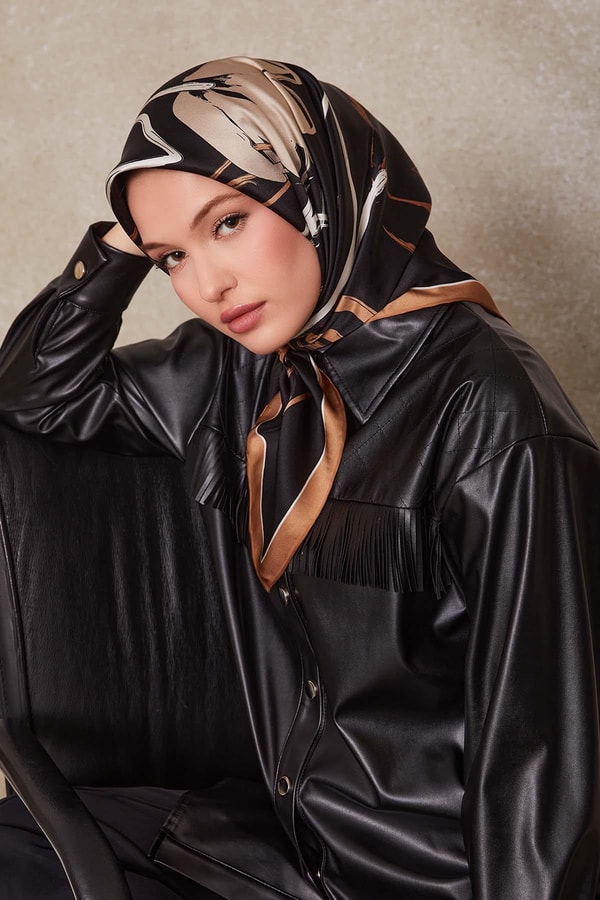 LevidorA.Kahve Çiçek Desen Twill İpek Eşarp