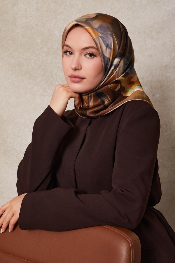 LevidorA.Kahve Çiçek Desenli Twill İpek Eşarp