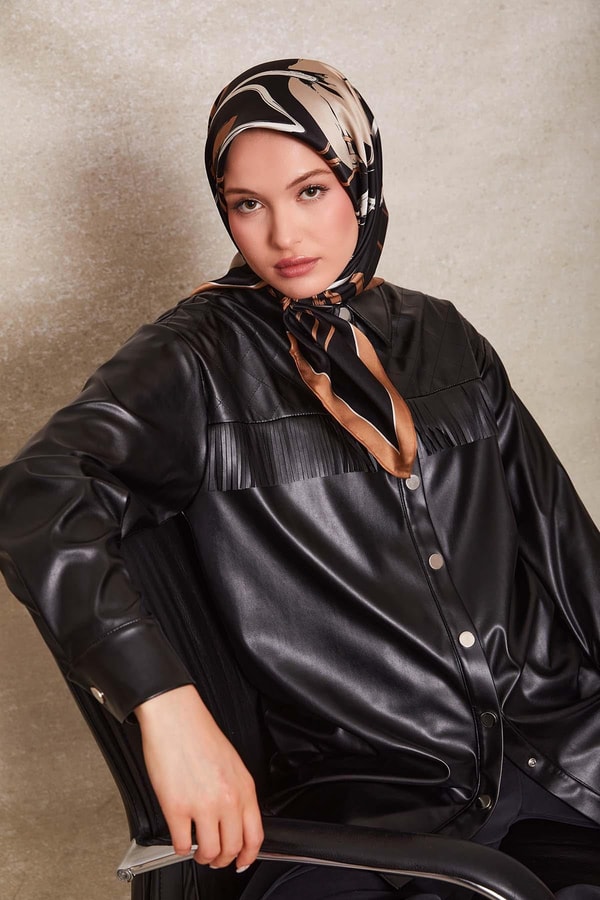 LevidorA.Kahve Çiçek Desen Twill İpek Eşarp