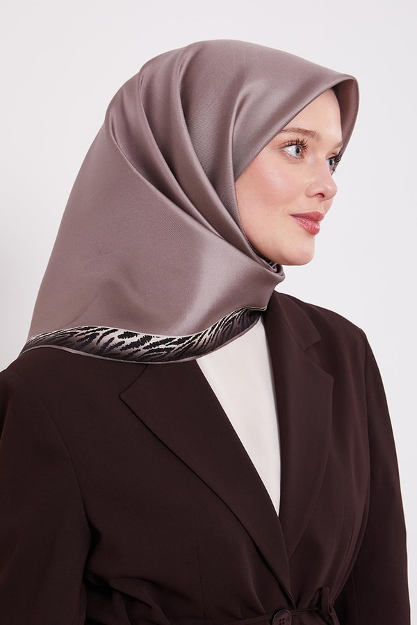 LevidorA.Vizon Kenar Leopar Desen Twill İpek Eşarp