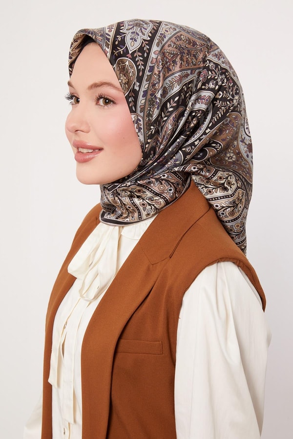 LevidorA.Kahve Karışık Çiçek Desen Twill İpek Eşarp