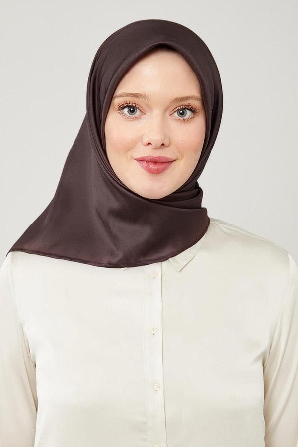 LevidorAcı Kahve Düz Renk Trend Twill Eşarp