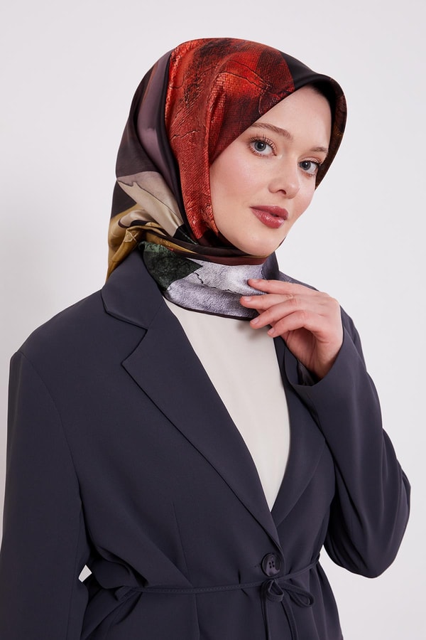 LevidorAcı Kahve Karışık Desen Twill İpek Eşarp