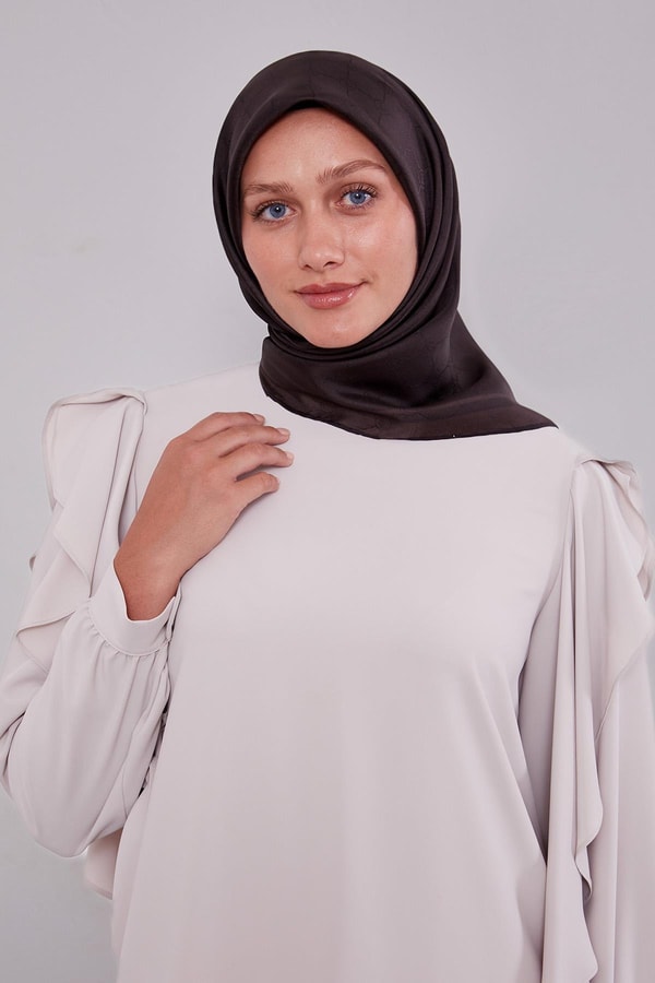 LevidorAcı Kahve Kenar Şeritli Monogram İpek Eşarp