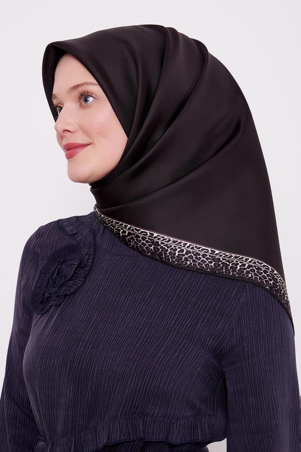 LevidorAcı Kahve Leopar Desen Twill İpek Eşarp