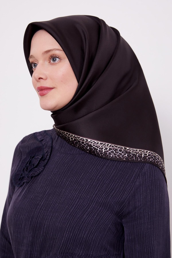 LevidorAcı Kahve Leopar Desen Twill İpek Eşarp