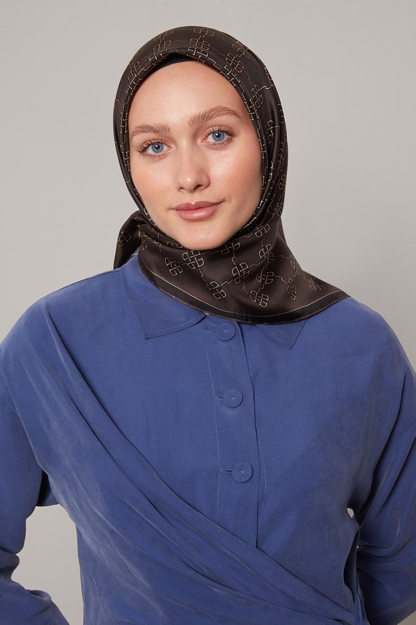 LevidorAcı Kahve Mini Yonca Desen Twill İpek Eşarp
