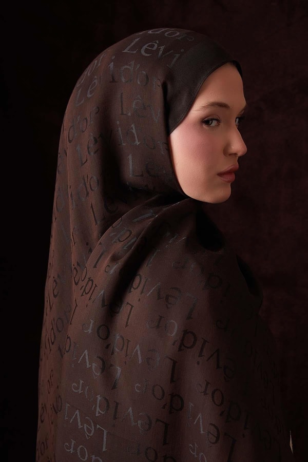 LevidorAcı Kahve Yazı Baskılı Naia Jakar Şal