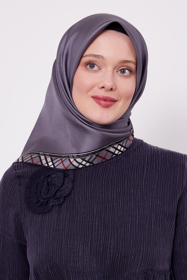 LevidorAntrasit Ekose Kenar Twill İpek Eşarp