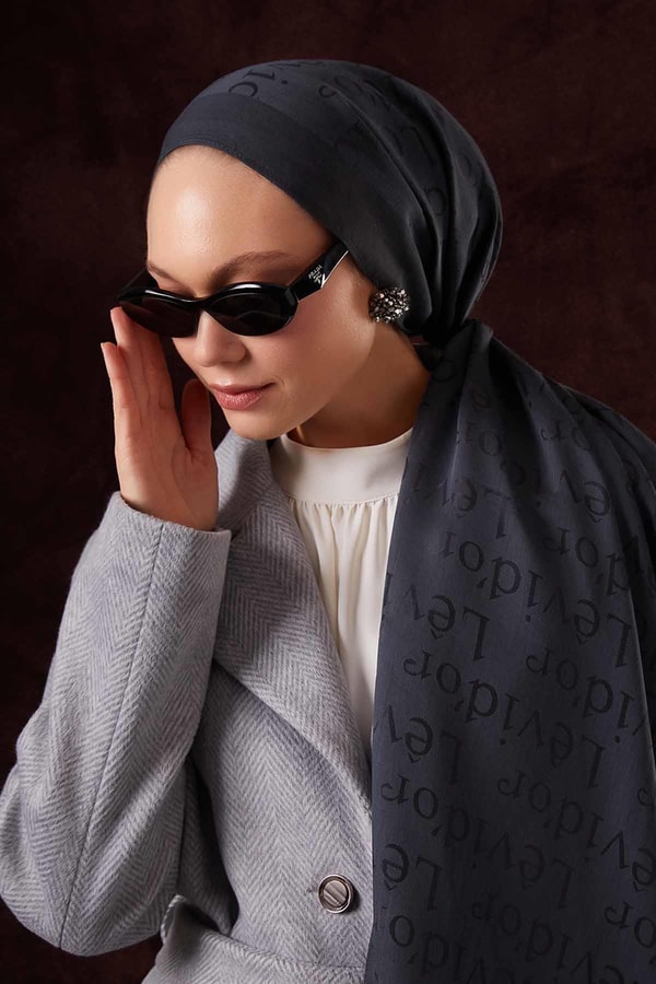 LevidorAntrasit Yazı Baskılı Naia Jakar Şal