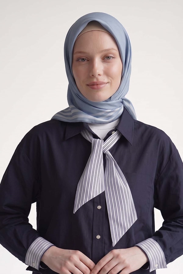 LevidorBebe Mavisi Üç Çizgi Detaylı Twill İpek Eşarp