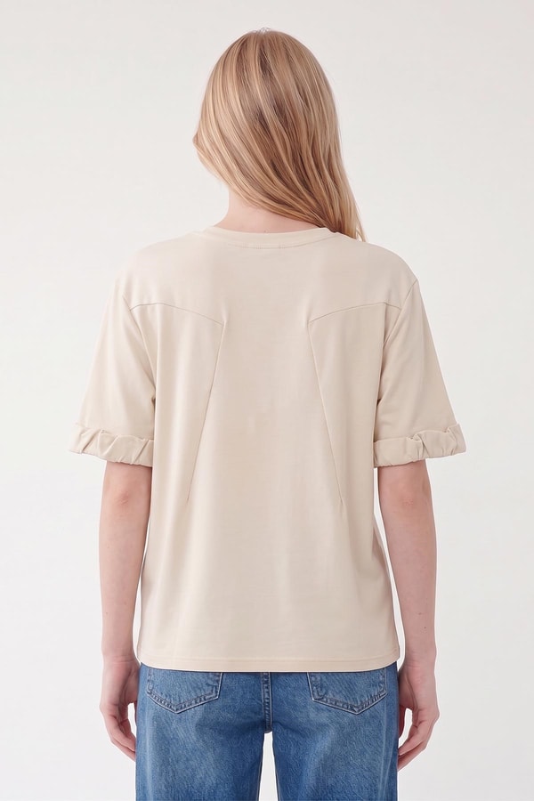 LevidorBej Bisiklet Yaka Kol Detaylı T-shirt