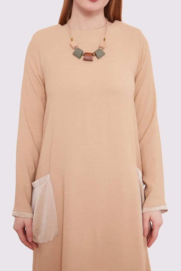 LevidorBej Büyük Cep Detaylı Elbise