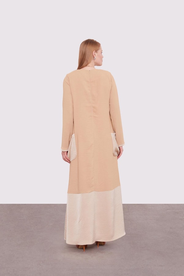 LevidorBej Büyük Cep Detaylı Elbise