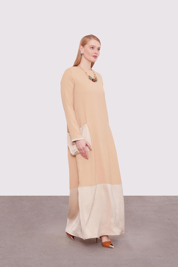 LevidorBej Büyük Cep Detaylı Elbise