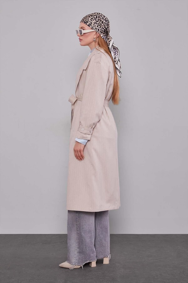 LevidorBej Çizgili Desen Kuşak Kapamalı Trençkot