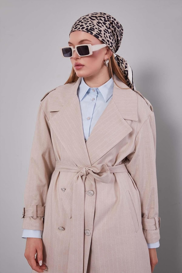 LevidorBej Çizgili Desen Kuşak Kapamalı Trençkot