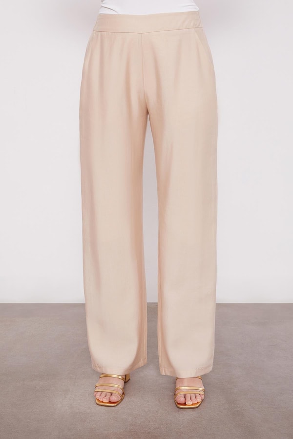 LevidorBej Dantel Detaylı Üçlü Ceket Takım